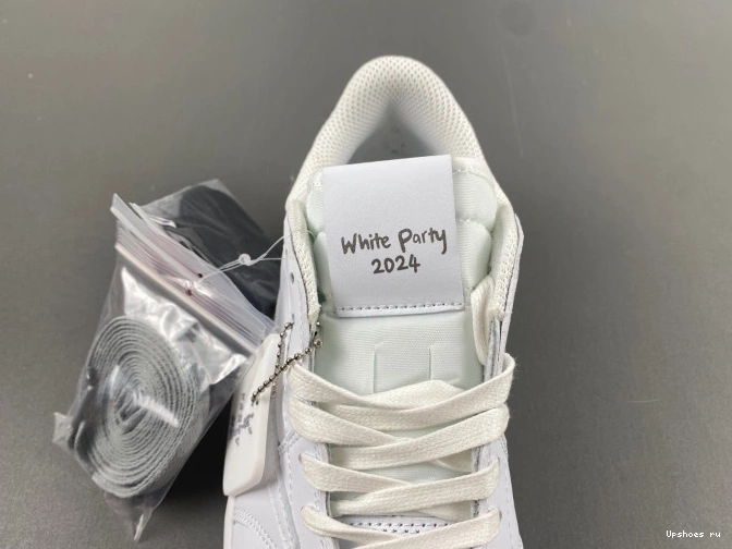 LOW TRAVIS 1 DM7866-292 RETRO SP OG JORDAN SCOTT 0830